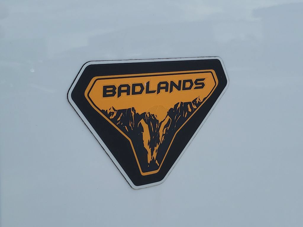 Used 2022 Ford Bronco Badlands AWD/4WD image 6