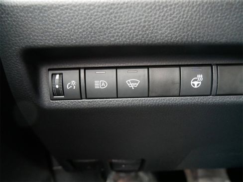 Certified 2022 Toyota RAV4 XLE image 33