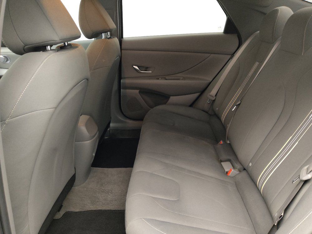 Used 2024 Hyundai Elantra SEL FWD image 18
