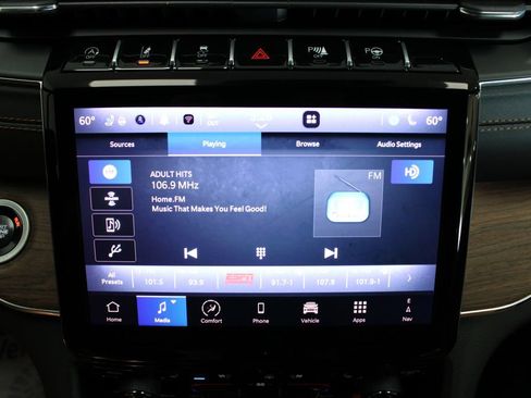 Used 2024 Jeep Grand Cherokee L Summit w/ MOPAR Finishing Package AWD/4WD image 17