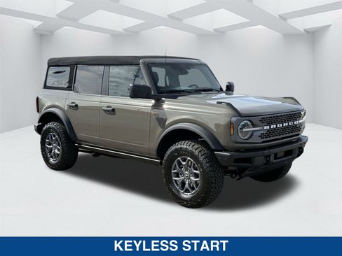 New 2025 Ford Bronco Badlands AWD/4WD image 2