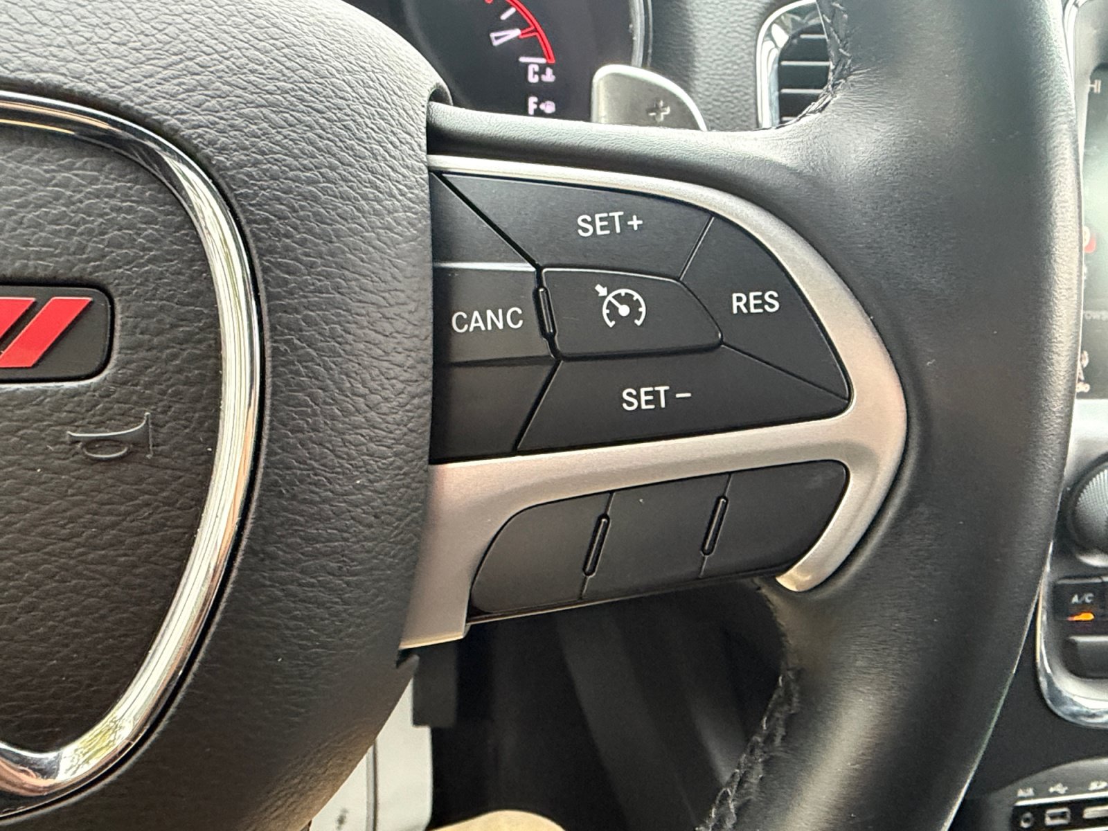 Used 2016 Dodge Durango SXT w/ Blacktop Package AWD/4WD image 27