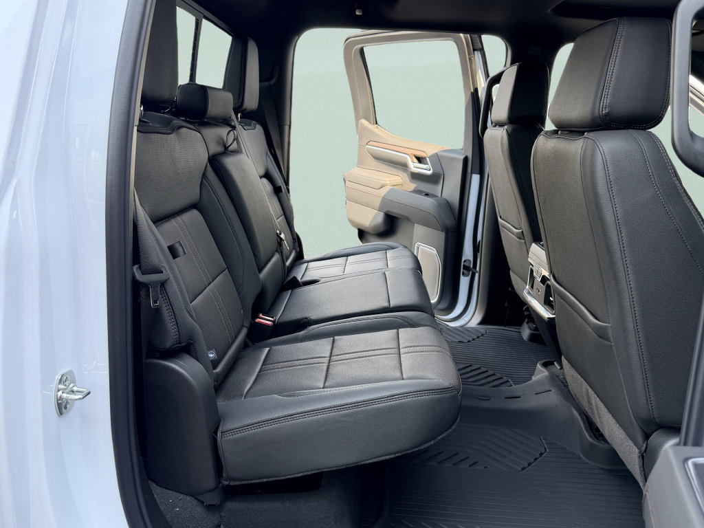 New 2026 Chevrolet Silverado 1500 High Country w/ Technology Package AWD/4WD image 13