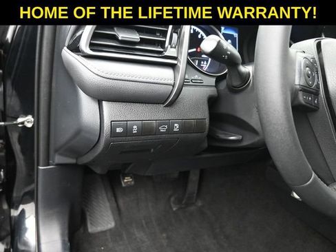 Used 2021 Toyota Camry SE image 16