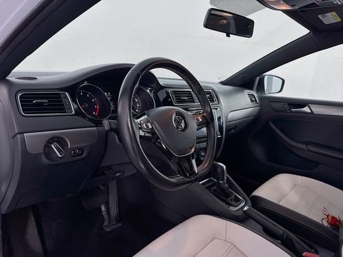 Used 2016 Volkswagen Jetta Sport image 12