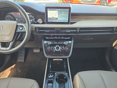 Used 2020 Lincoln Corsair Reserve w/ Equipment Group 201A image 10