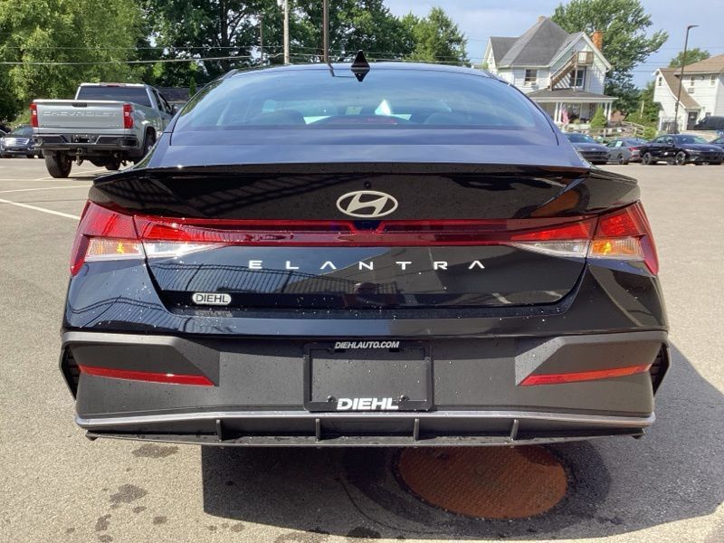 New 2026 Hyundai Elantra Sport FWD image 7