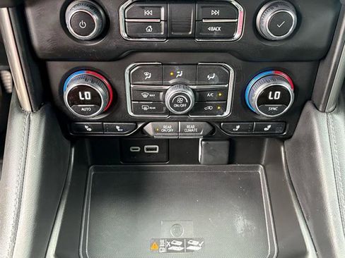 Used 2024 Chevrolet Suburban Z71 w/ Luxury Package image 26