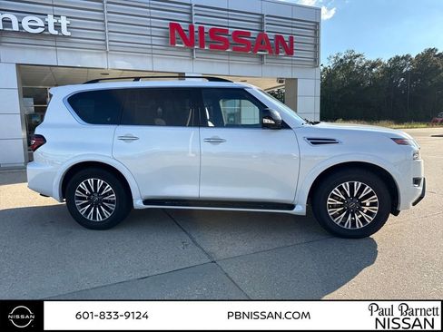 Used 2023 Nissan Armada SL w/ Midnight Edition Package image 13