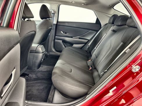 Certified 2025 Hyundai Elantra SEL FWD image 25