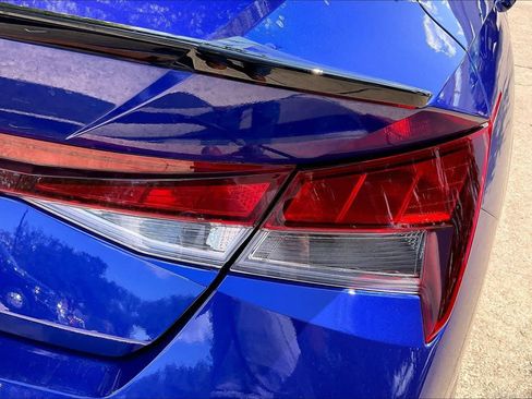 Used 2025 Hyundai Elantra Sport FWD image 28
