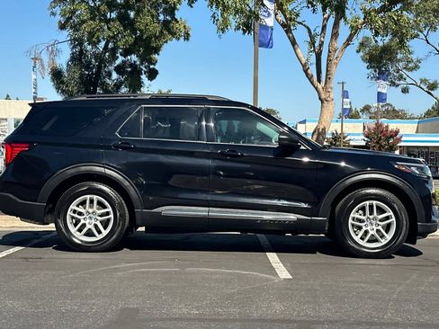 Certified 2025 Ford Explorer Active RWD image 9
