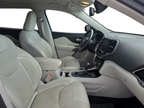 Used 2019 Jeep Cherokee Limited FWD image 17