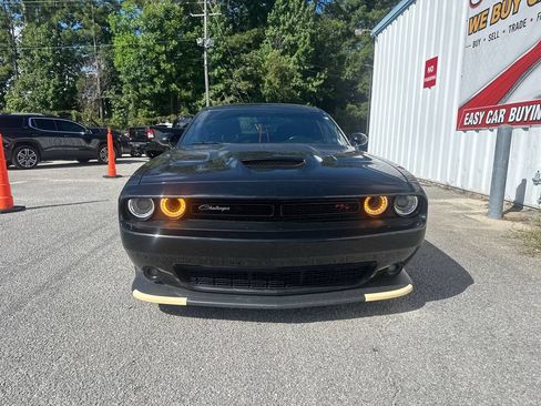 Used 2022 Dodge Challenger R/T Scat Pack RWD image 3
