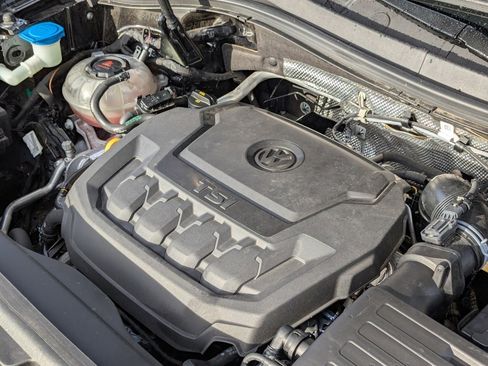 Certified 2023 Volkswagen Tiguan SE R-Line image 37