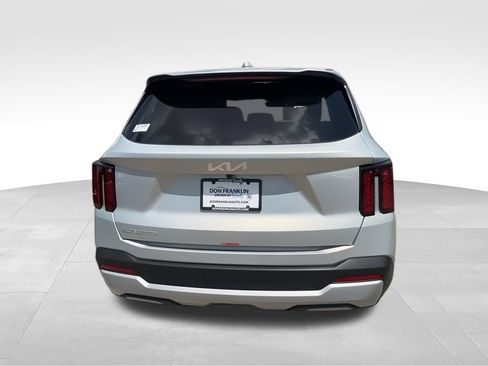 New 2026 Kia Sorento LX FWD image 7