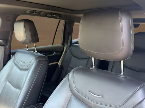 Certified 2025 Cadillac XT6 Premium Luxury FWD image 11