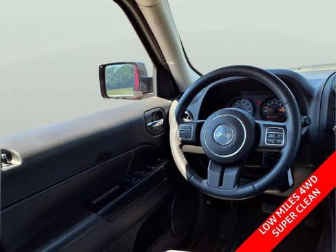 Used 2015 Jeep Patriot Latitude AWD/4WD image 13