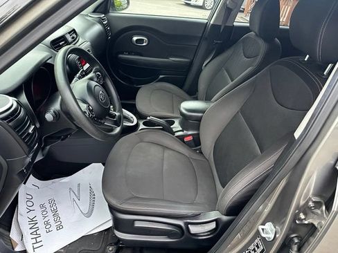 Used 2016 Kia Soul FWD image 9
