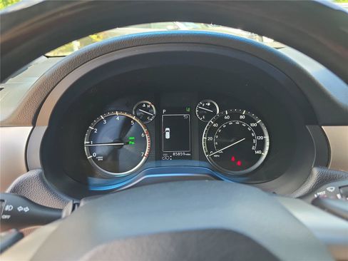 Used 2021 Lexus GX 460 Luxury w/ Accessory Package AWD/4WD image 31