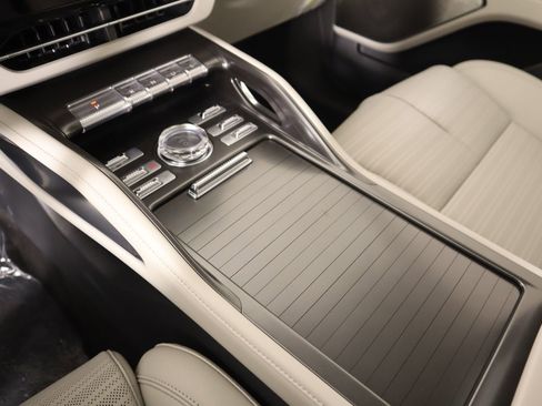 New 2026 Lincoln Nautilus Reserve AWD/4WD image 9