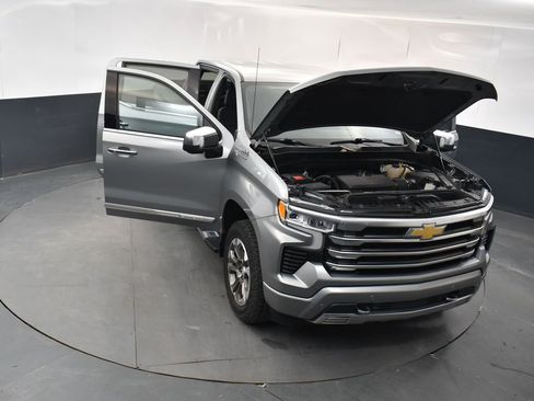 Used 2023 Chevrolet Silverado 1500 High Country AWD/4WD image 17
