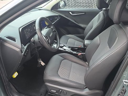 Used 2024 Kia Niro Wind FWD image 13