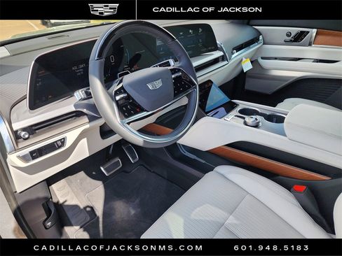 New 2026 Cadillac Vistiq Sport image 13