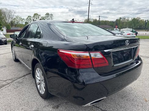 Used 2011 Lexus LS 460 AWD w/ Comfort Pkg image 24