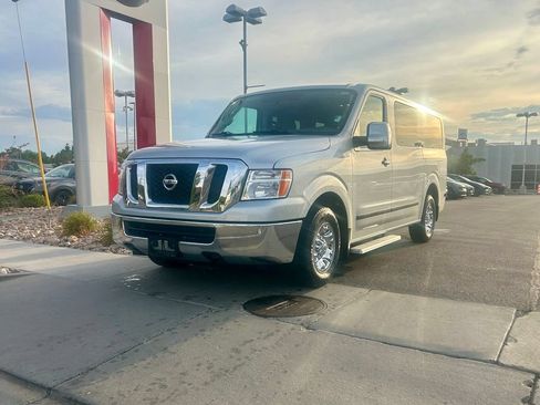 Used 2021 Nissan NV 3500 SV RWD image 3
