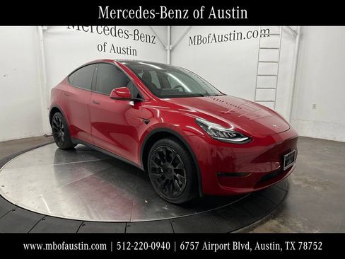 Used 2023 Tesla Model Y Long Range AWD/4WD image 1