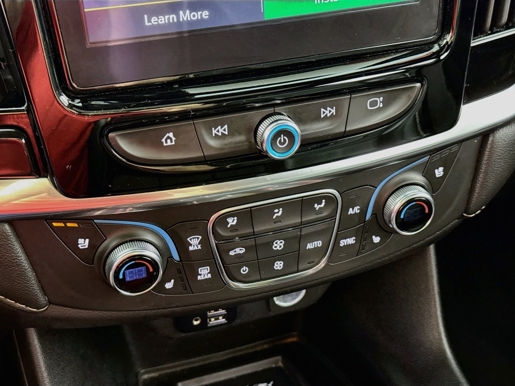 Used 2023 Chevrolet Traverse Premier w/ Redline Edition AWD/4WD image 20
