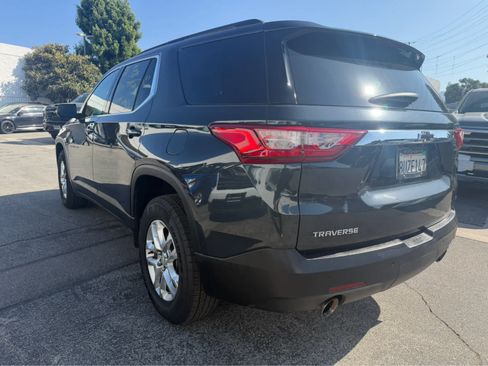 Used 2021 Chevrolet Traverse LT w/ LPO, Cargo Package FWD image 4