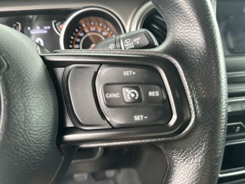 Used 2022 Jeep Gladiator Sport AWD/4WD image 19