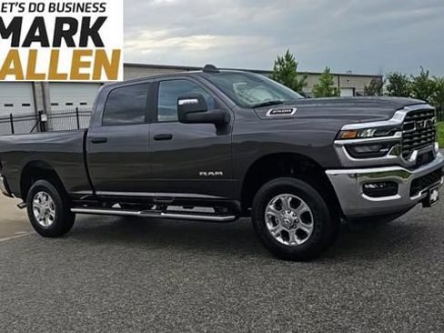 Used 2025 RAM 2500 Big Horn AWD/4WD image 2