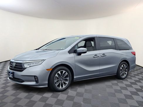Used 2023 Honda Odyssey EX-L image 3
