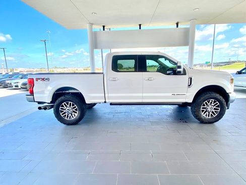 Used 2018 Ford F250 Lariat w/ Lariat Ultimate Package image 4