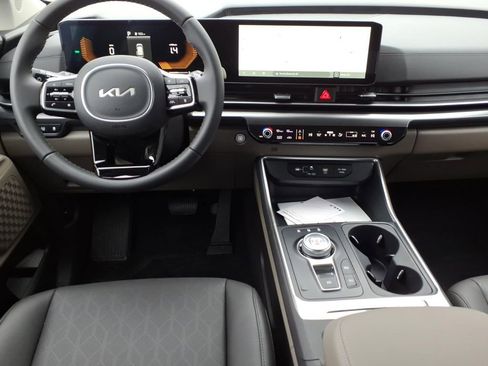 New 2026 Kia Carnival LXS FWD image 11