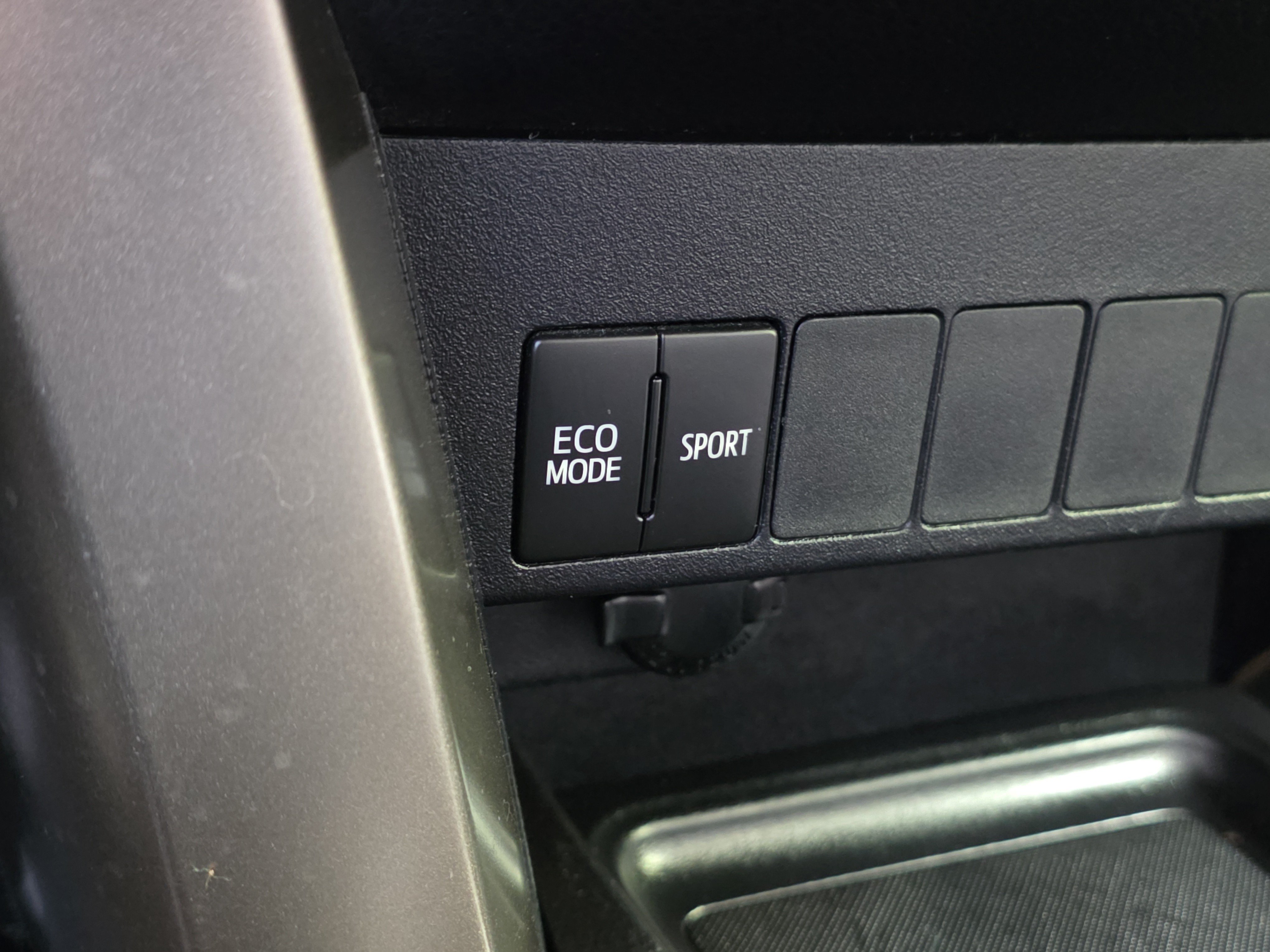 Used 2014 Toyota RAV4 XLE FWD image 19