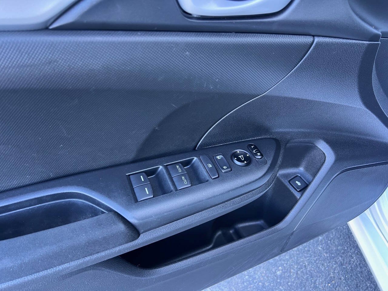Used 2019 Honda Civic LX image 11