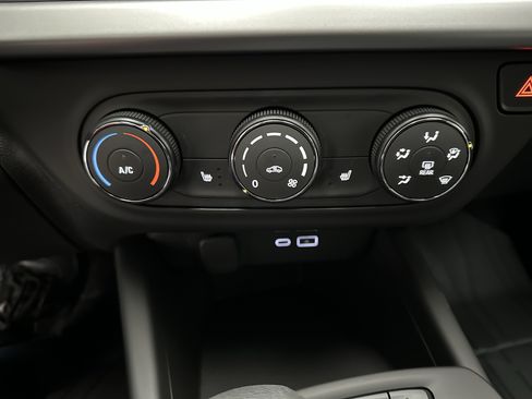 New 2026 Chevrolet Trax LS w/ LS Convenience Package FWD image 31