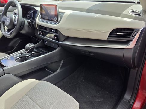 Used 2023 Nissan Rogue SV FWD image 17