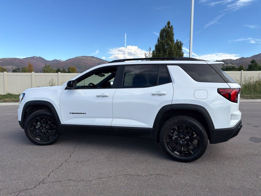 Used 2026 GMC Terrain Elevation w/ Elevation Premium Package AWD/4WD image 9