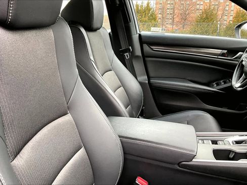 Used 2021 Honda Accord Sport image 8
