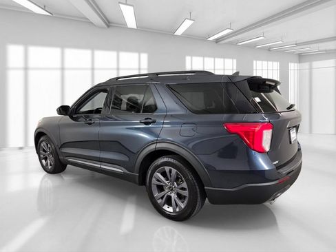 Used 2023 Ford Explorer XLT w/ Equipment Group 202A RWD image 5
