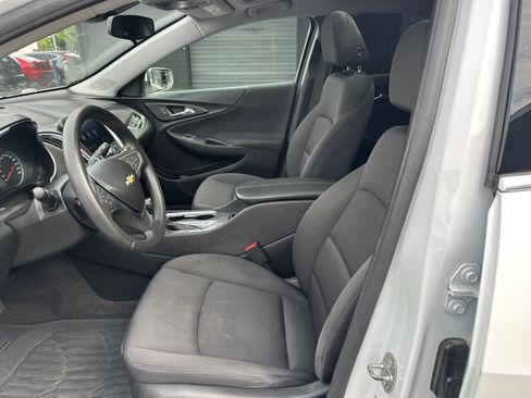 Used 2019 Chevrolet Malibu LT w/ LT True North Edition FWD image 9