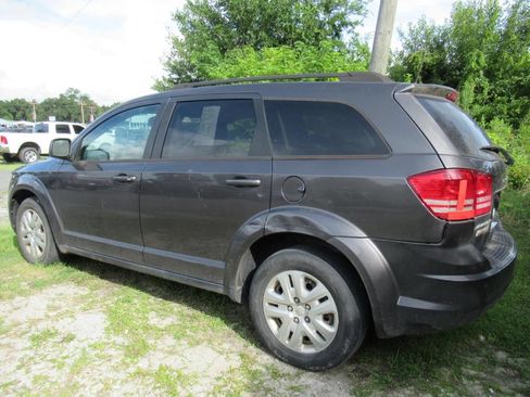 Used 2020 Dodge Journey SE w/ SE Popular Equipment Group FWD image 3