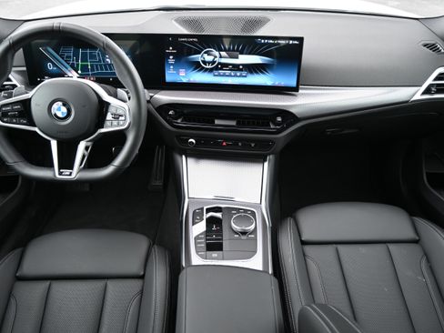 Used 2026 BMW 330i xDrive Sedan w/ M Sport Package AWD/4WD image 30