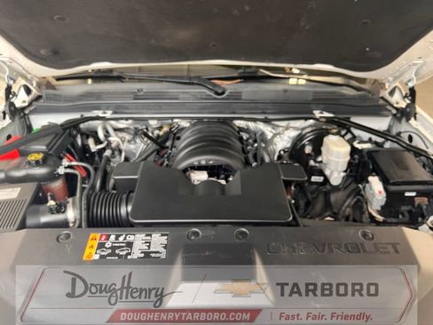 Used 2018 Chevrolet Suburban LT RWD image 24