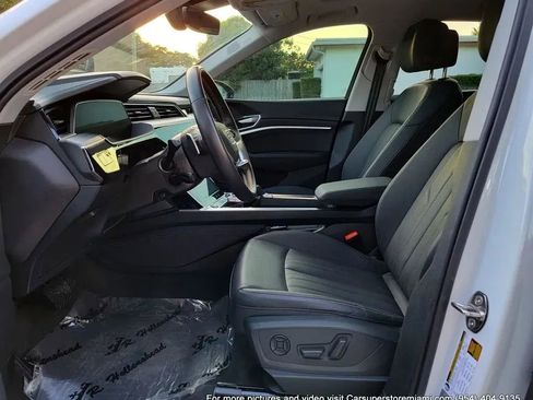 Used 2021 Audi e-tron Premium Plus w/ Premium Plus Package image 2